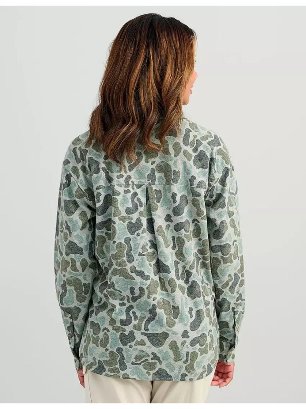 HUK Women's Chesapeake KC Printed Flannel Volcanic Ash Camo Size XL Button up - Picture 2 of 12
